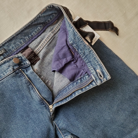 NWT Tahari Indigo Straight Leg, Medium Rise Ribbon Waist Jeans Size 12 M8DU2204 - Picture 9 of 12